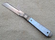 KRoo Fancy Jack  3.75" Closed with Mother of Pearl Covers And Sheep Foot Blade (4)