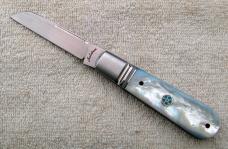 Vincenzo Balistreri Barlow 3.75" Closed with Mother of Pearl Covers And Lambs Foot Blade (11)