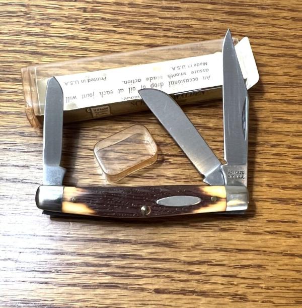 SCHRADE NY USA 832 POCKET KNIFE & 832 VIEW TUBE BOX - MAKE OFFER