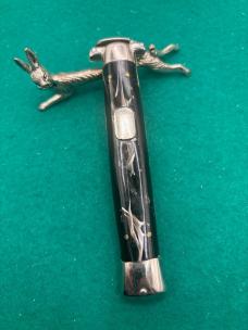 Wandy Flush button trapdoor