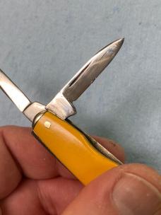 Vintage Remington UMC 3-Blade Whittler Pocket Knife – Yellow scales – 3⅜" Closed