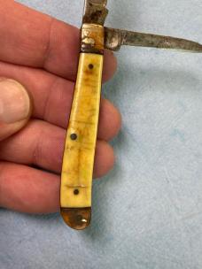 Vintage Camillus USA 2-Blade Pocket Knife – Bone/Bakelite Scales – Project or Parts