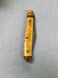 Vintage Camillus USA 2-Blade Pocket Knife – Bone/Bakelite Scales – Project or Parts