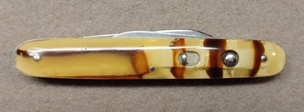 Schrade Cut Co 2 7/8" Butter and Molasses Double Schrade Cut Co 2 7/8" Butter and Molasses Double