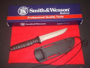 Smith & Wesson M&P Black Stainless Drop Point Fixed Blade Neck Knife 993