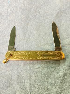 Vintage Gentlemans Pocket Knife Gold-Toned Handles Made in USA 2-Blade Pen Knife 2 Close