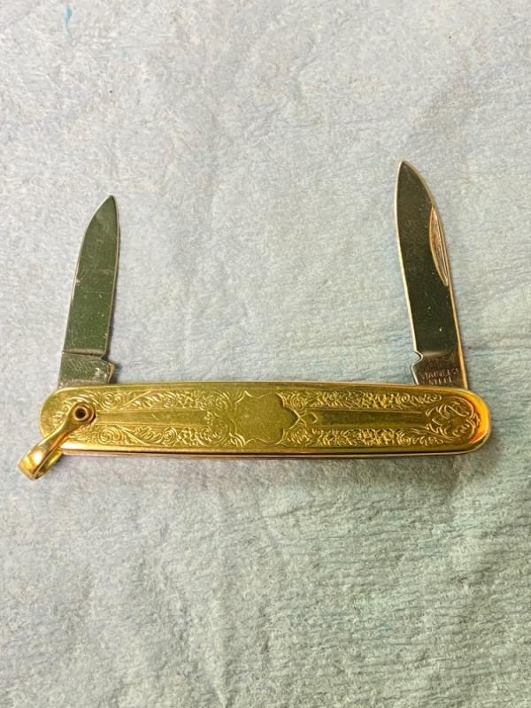 Vintage Gentleman’s Pocket Knife – Gold-Toned Handles – Made in USA – 2-Blade Pen Knife – 2 ¾” Close Vintage Gentleman’s Pocket Knife – Gold-Toned Handles – Made in USA – 2-Blade Pen Knife – 2 ¾” Close