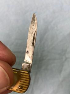 Vintage Brown & Bigelow “Remembrance Advertising” Pocket Knife – 2-Blade – Striped Celluloid – 2 ¼” 