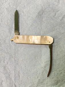 Vintage 2-Blade Pen Knife – Mother-of-Pearl Handles – 2 1⁄8” Closed – Nail File & Pen Blade – Nickel