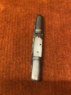 Vintage Dixon Cutlery 2 5/8” Double Blade Pen Knife