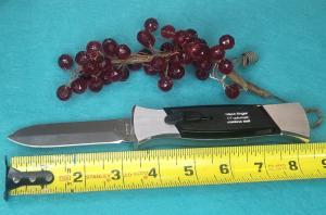 Black Finger Italian OTF Switchblade knife