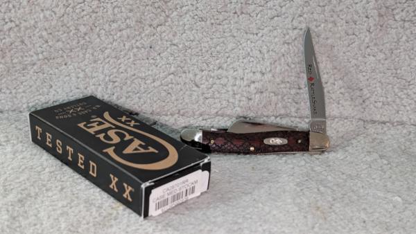 Case XX Medium Stockman Red Rattlesnake - SFO Case XX Medium Stockman Red Rattlesnake - SFO