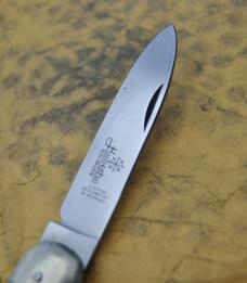 Hubertus West Germany Gnarly Stag 4 1/2" Closed Factory Fresh No Use Operates As New W.Ger. On Blade