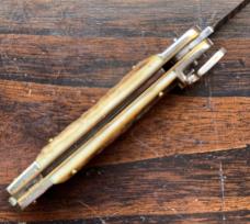Hubertus Clip Point Leverlock Auto Stag