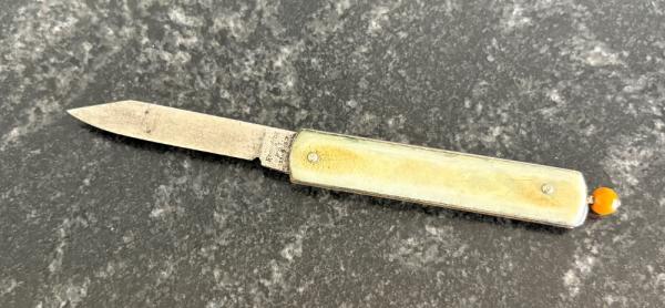 Remington Pull Ball Switchblade Knife, Cream Color Scale, Used Remington Pull Ball Switchblade Knife, Cream Color Scale, Used