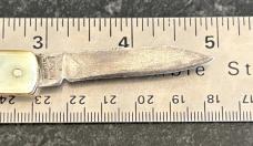 Remington Pull Ball Switchblade Knife, Cream Color Scale, Used