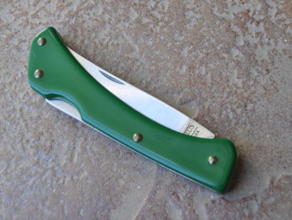 Camillus 89-07 Lock Back Bright Green Handles Mint 4" Closed 4 Brass Pins Hold Down The Handles Camillus 89-07 Lock Back Bright Green Handles Mint 4" Closed 4 Brass Pins Hold Down The Handles
