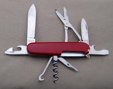 Ivoryman's Victorinox Swiss Army Knife Climber Model, 3.625" In Excellent Condition (Y)