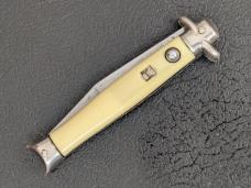 Colonial Shur Snap Yellow Celluloid Automatic Fish Tail Jack