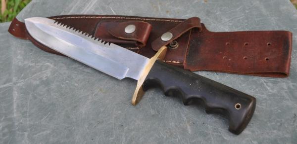 Saw Tooth Fighter Black Micarta Finger Grooves Lanyard Hole Leather Sheath Brazed Double Guard Saw Tooth Fighter Black Micarta Finger Grooves Lanyard Hole Leather Sheath Brazed Double Guard