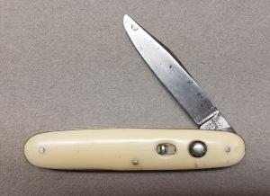 Early 06, 07 Schrade Single Blade French Ivory 3 3/4"