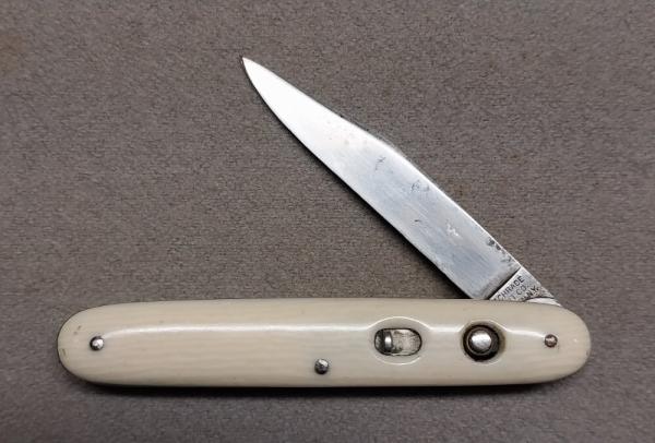 Schrade 3 3/8" French Ivory Single Blade Schrade 3 3/8" French Ivory Single Blade