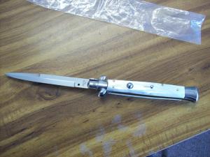 Vintage Italian 11 Incher White Pearlex W/Bayonet Blade Renzo Beltrame Swivel Bolster UNUSED!