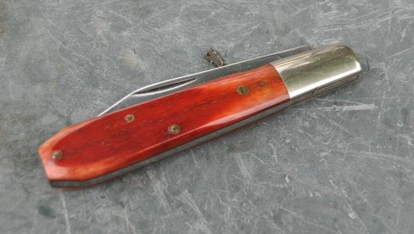 Robeson Shuredge USA512224 Daddy Barlow 4 3/4" Closed Strawberry Bone Mint Different Coffin Handle Robeson Shuredge USA512224 Daddy Barlow 4 3/4" Closed Strawberry Bone Mint Different Coffin Handle