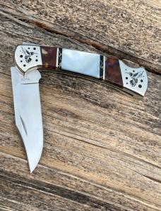 BUCK 112 ** BRIAN YELLOWHORSE CUSTOM HUMMINGBIRD MOTHER OF PEARL FOLDING HUNTER