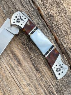 BUCK 112 ** BRIAN YELLOWHORSE CUSTOM HUMMINGBIRD MOTHER OF PEARL FOLDING HUNTER
