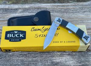 BUCK 110 ** BRIAN YELLOWHORSE CUSTOM STINGRAY MOTHER OF PEARL FOLDING HUNTER
