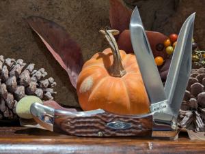 Case USA 1965-69 6265 SAB Folding Hunter with jigged wood handles. Stainless blades drilled 