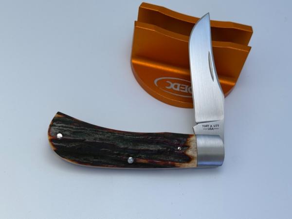 SACRED BEAR "TORY UTT" CUSTOM AMBER STAG MODIFIED TRAPPER CPM 154 KNIFE SACRED BEAR "TORY UTT" CUSTOM AMBER STAG MODIFIED TRAPPER CPM 154 KNIFE