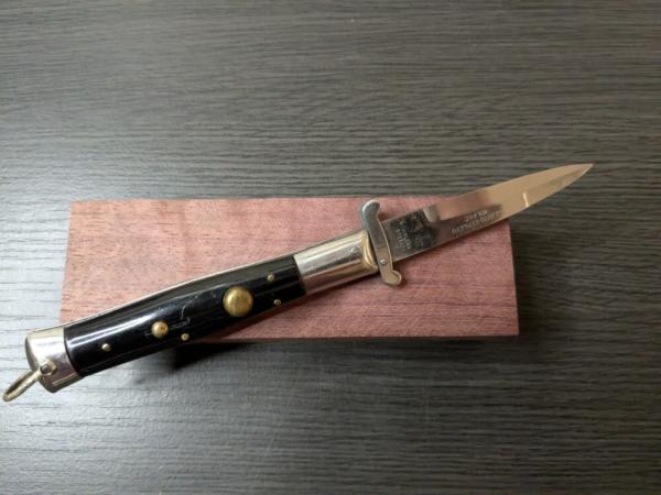 Vintage Rizzuto Estileto Milano Switchblade Standard Guard Vintage Rizzuto Estileto Milano Switchblade Standard Guard