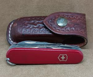 Victorinox Champ with sheath