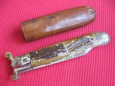 Vintage Spanish Large Size Engraved Shell Puller Leverlock Switchblade Knife                