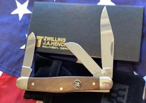 Vintage J A Henckels Stockman (HK3-GSW) Pocket Knife w/ GunStock Walnut Handles -COA & Orig Box