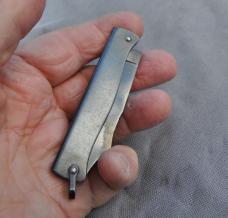 Douk-Douk Gun Metal 3 1/2" Closed Bail Mint Made In France Clip Point Tight Loud Snap Both Ways