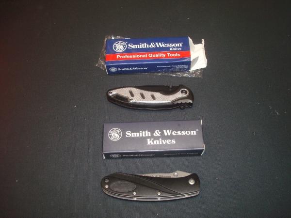 Two Smith and Wesson Knives SW24-7 & CK117SL Folding Knives New in Box Two Smith and Wesson Knives SW24-7 & CK117SL Folding Knives New in Box