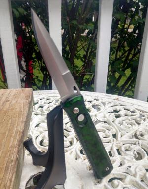 8.5 Inch Vintage Taiwan Switchblade - ITS A KILLER