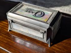 Case mother of pearl box with mother of pearl knife. 