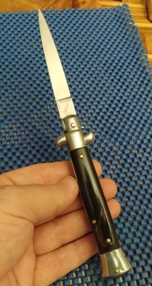 Italian 9" Stiletto Switchblade "twinpin" Swivel Bolster Open and Close 