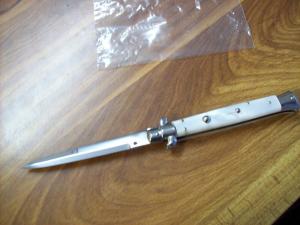 Vintage Italian 11 Incher White Pearlex W/Bayonet Blade Sterile Swivel Bolster UNUSED!