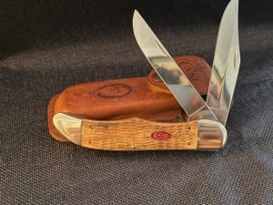 Case Black Bone Folding Hunter Knife red shield, new in sheath 2007,
