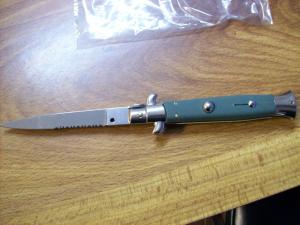 Italian Stiletto 9 Incher Renzo Beltrame Unusual Green Armorhide Flatground Partial Serr. UNUSED!