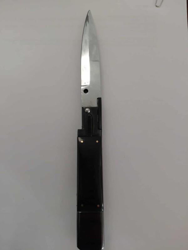 Armenian Automatic Switchblade — 8.7" with Buffalo Horn Handle & Pick-Lock Mechanism Armenian Automatic Switchblade — 8.7" with Buffalo Horn Handle & Pick-Lock Mechanism