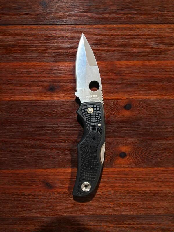 Spyderco Native - 1st Generation - (GIN-1 Steel/FRN Scales) Spyderco Native - 1st Generation - (GIN-1 Steel/FRN Scales)