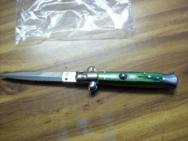 Armando Beltrame Italian 9 Inch Automatic Stiletto Swivel Dagger Green Exotic Hardwood UNUSED! Armando Beltrame Italian 9 Inch Automatic Stiletto Swivel Dagger Green Exotic Hardwood UNUSED!