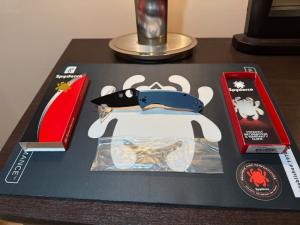 Spyderco Tenacious R.I.L. Frame Lock Knife Blue Titanium (3.4" Black)