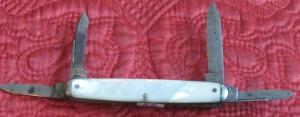 CATTARAUGUS 4 bl pen knife w/ pearl scales...no pattern no. visible.